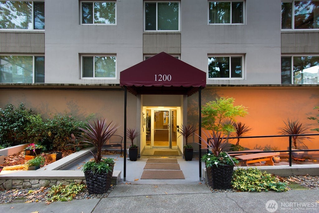 1200 Boylston Avenue #402
