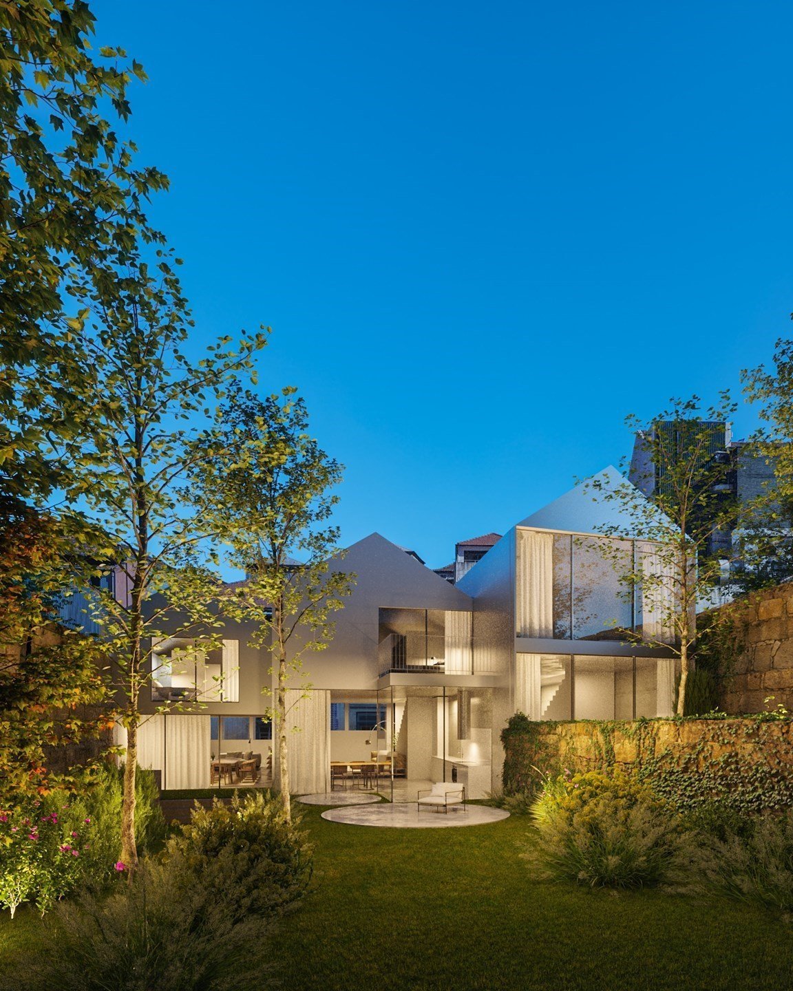  Elegant 2-Bedroom Duplex Villa with Terrace and Parking in Porto