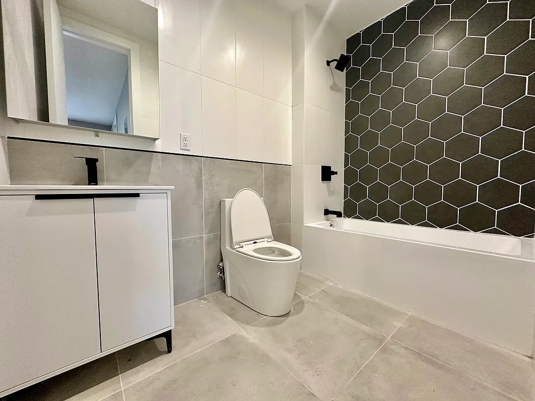 254 Melrose St 4B