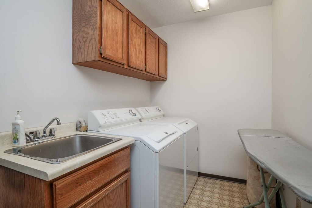 11701 Summit Cres