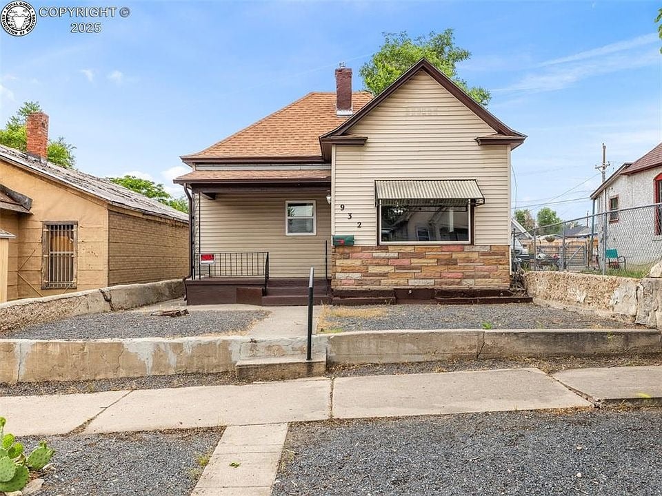 932 Elm St