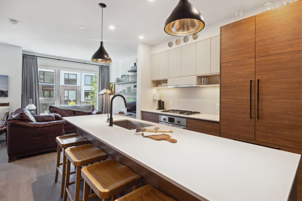 528 E 2nd St, #54
