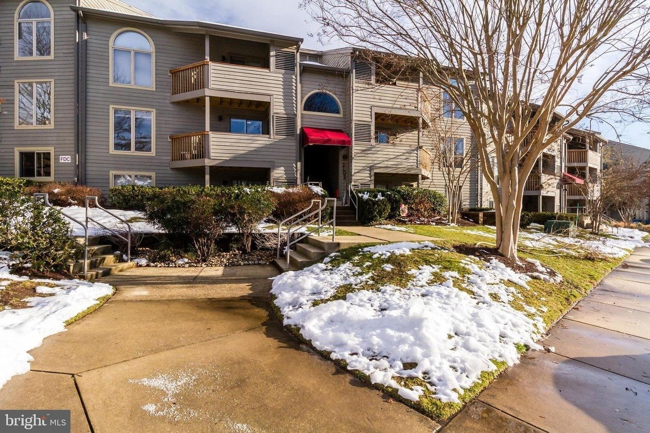 2102 Chesapeake Harbour Dr #201
