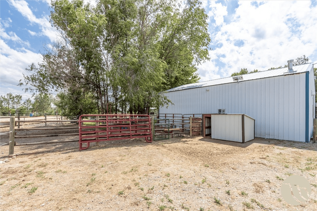 3110 Falcon Cir