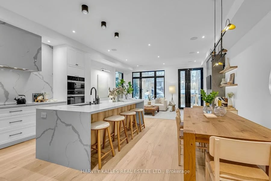 72 Castlefield Ave