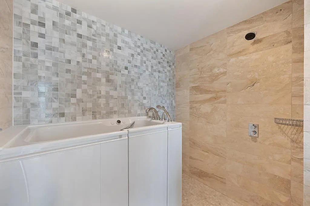 500 J St #1701