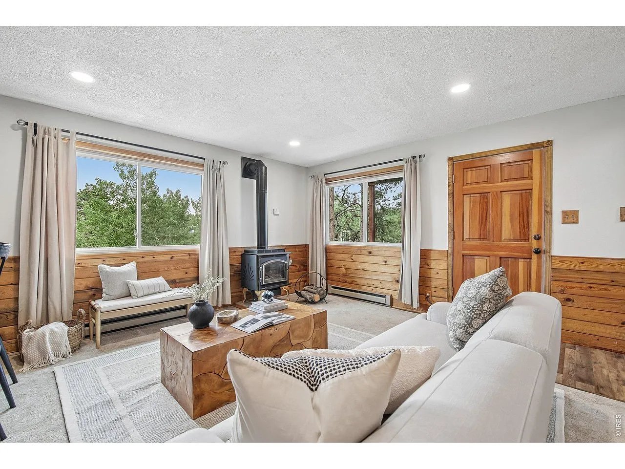 278 Overlook Drive: A Mountain Retreat with Sweeping Views and Timeless Colorado Character