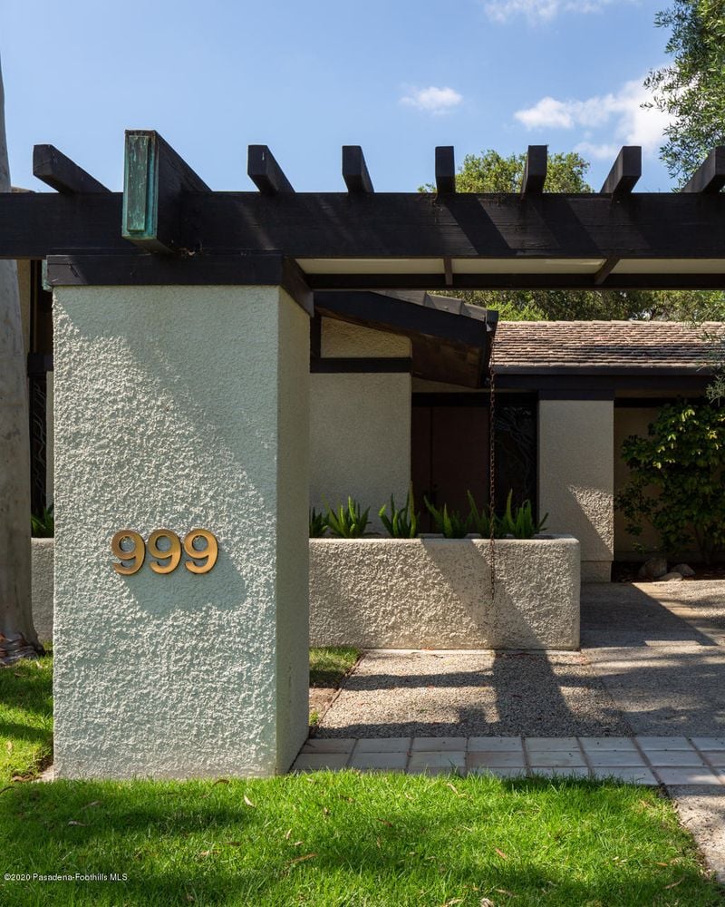 999 Buckingham Pl