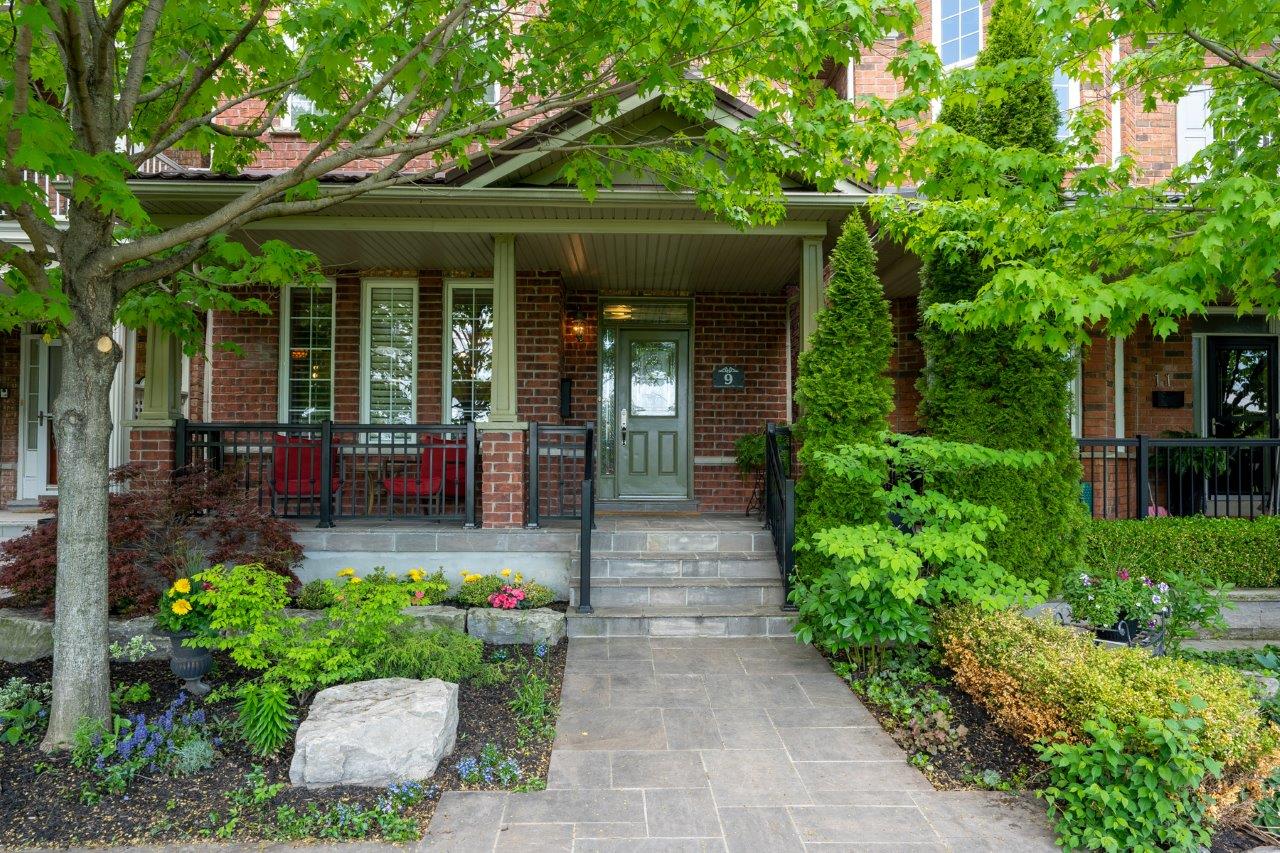 9 Drummondville Ln