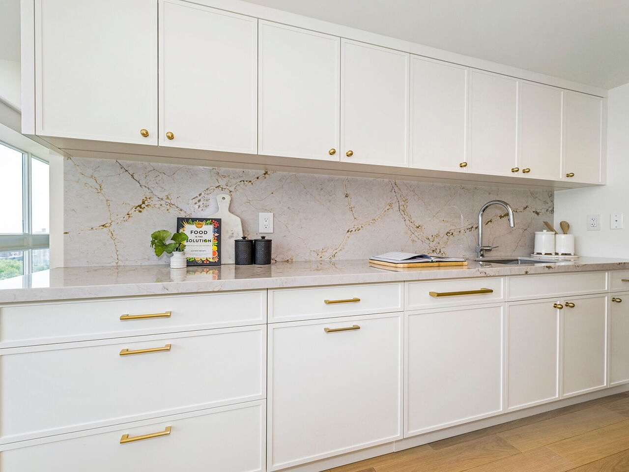 63 St Clair Ave W Unit: 1701