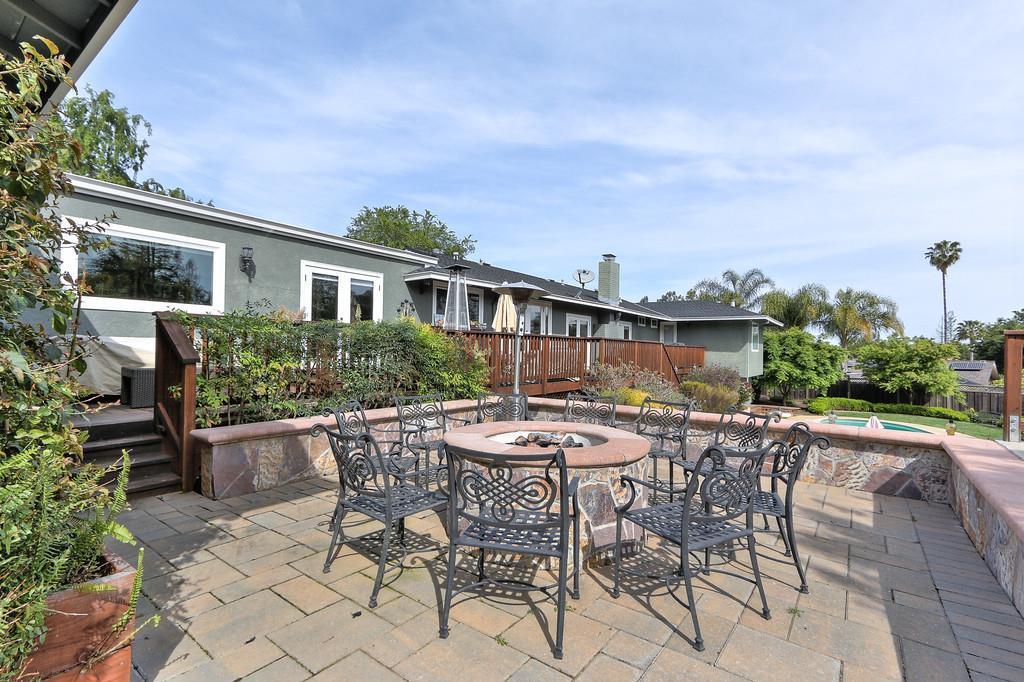 14564 EASTVIEW Dr