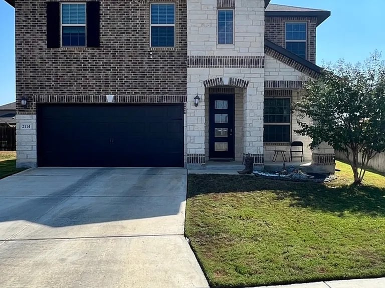 2114 Nelle Wy