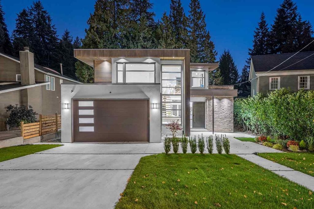 1415 Woods Dr