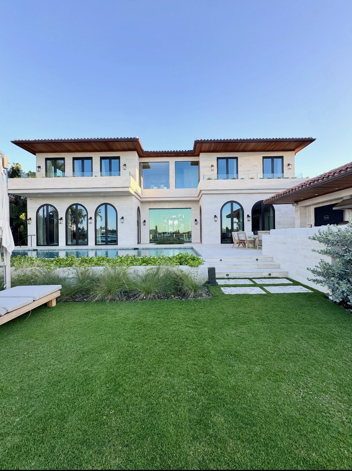 March 2025 | James Curnin Sells La Gorce Island Waterfront Mansion for Record-Breaking $60 Million in Off-Market Miami Beach Deal