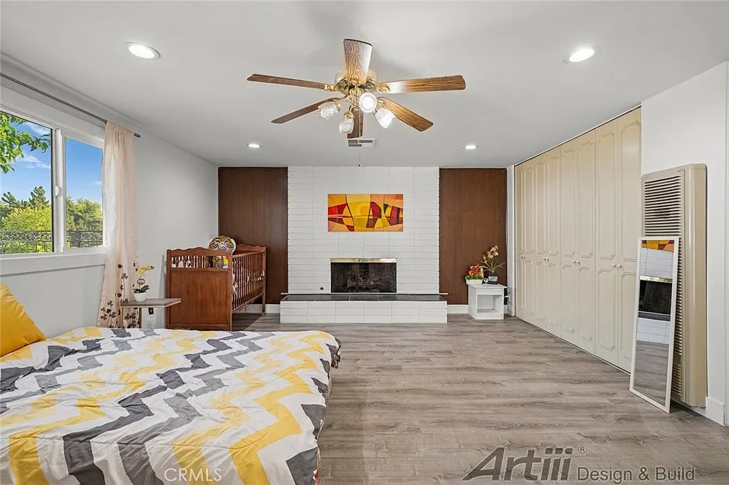 656 W 52nd St