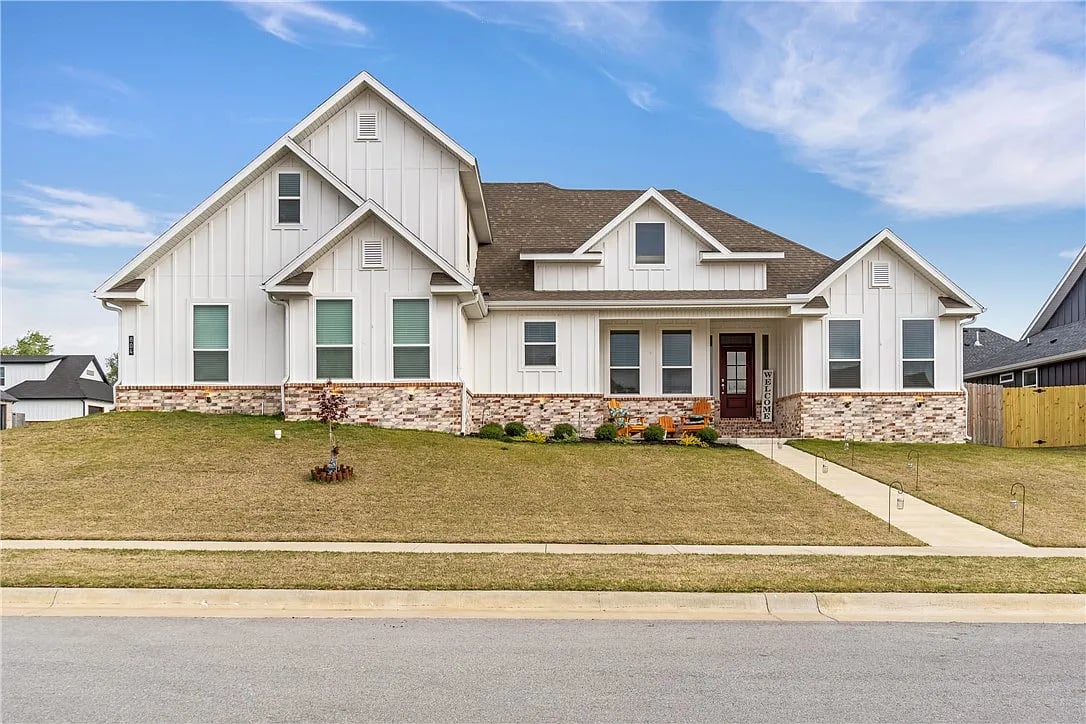 804 Mueller Wy