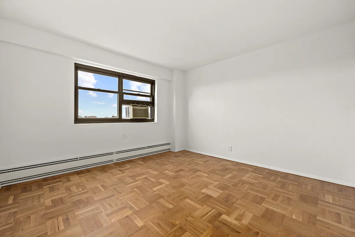 21-66 33rd Road Unit: 12B