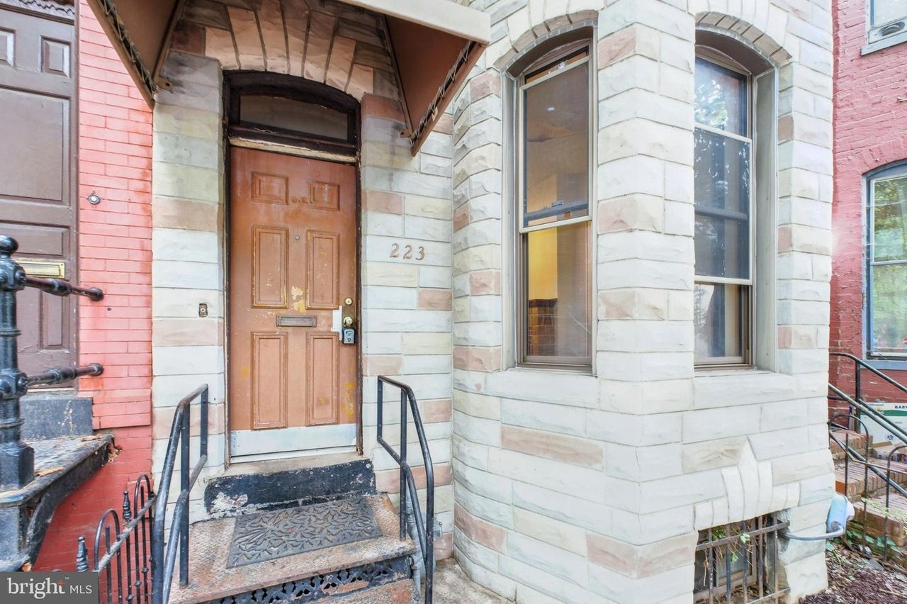 223 C St SE