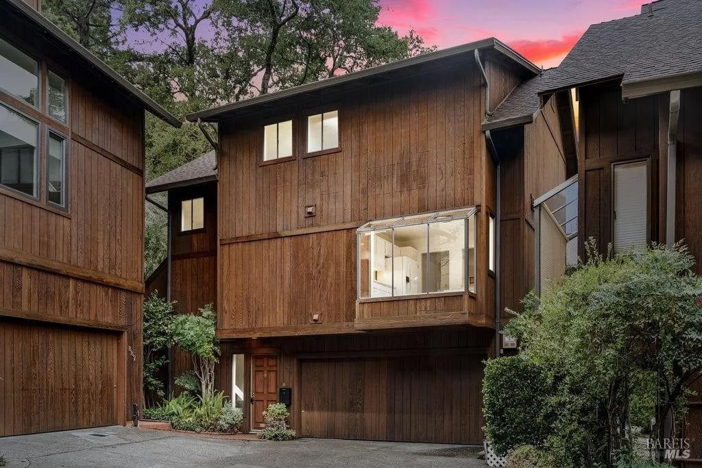 891 Magnolia Ave