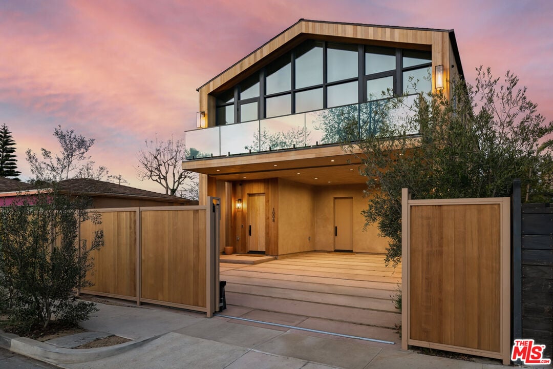 1008 Oakwood Ave