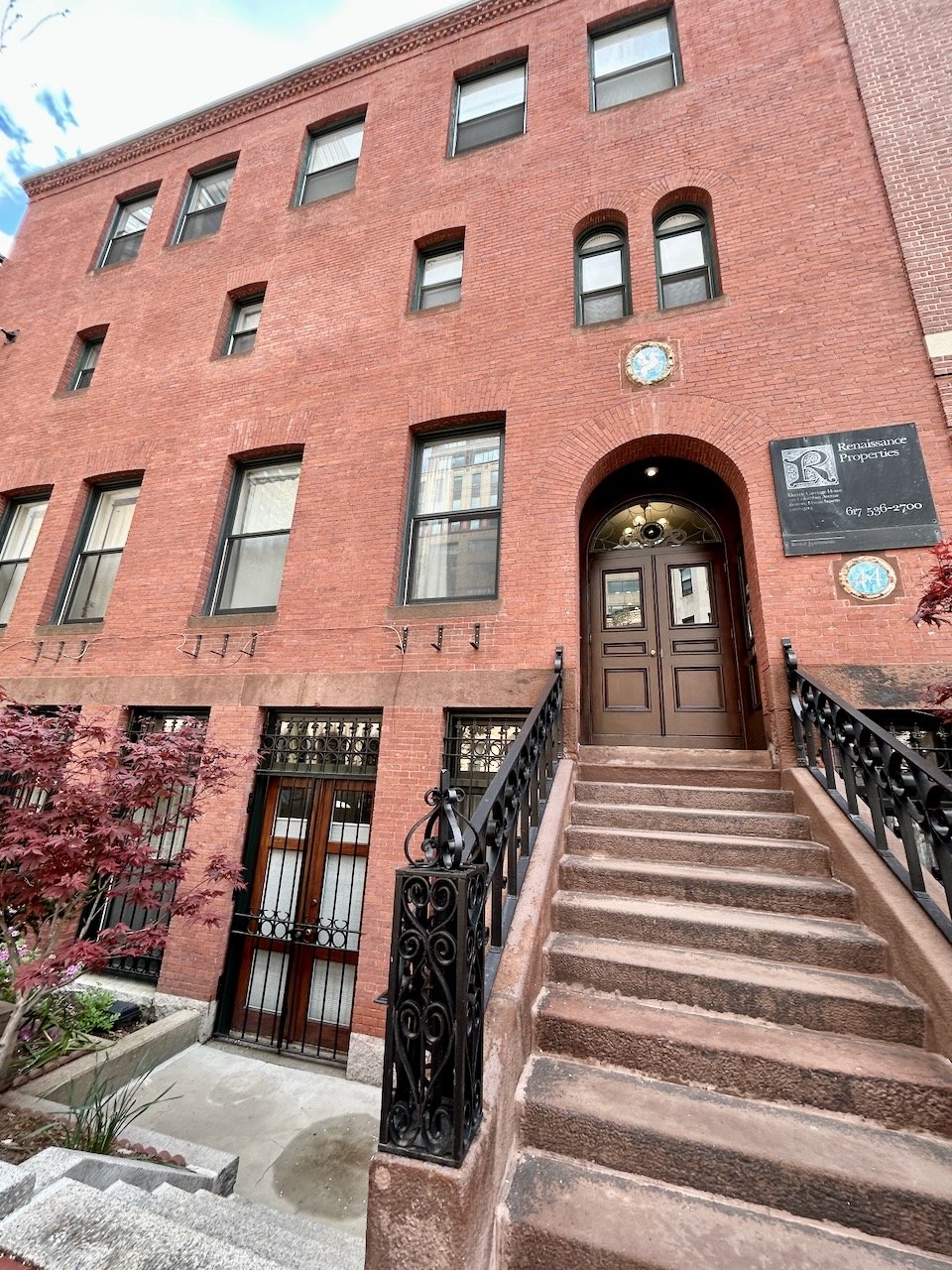 AUGUST 1!!! Unique 1 Bed + Loft Office w/ Common Laundry and Common Roof Deck - Steps to Back Bay Station! 