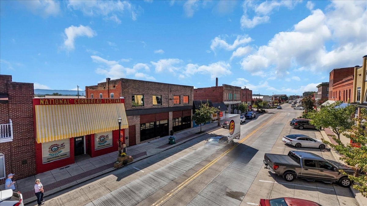 227 S Cedar Ave
