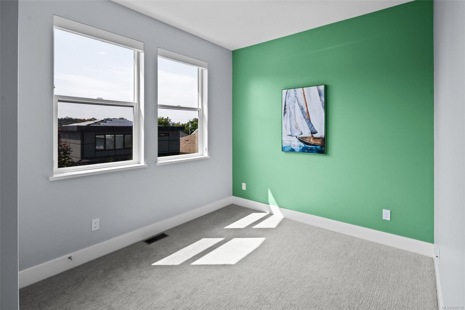 106 Moss St
