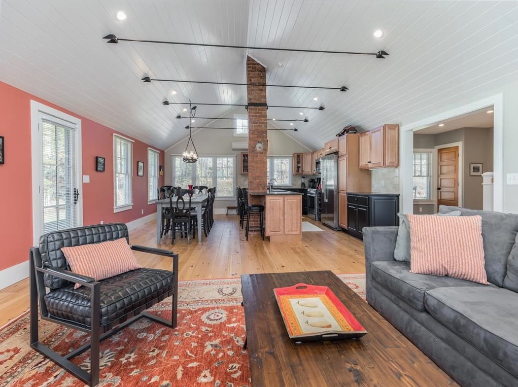 204 Katama Rd