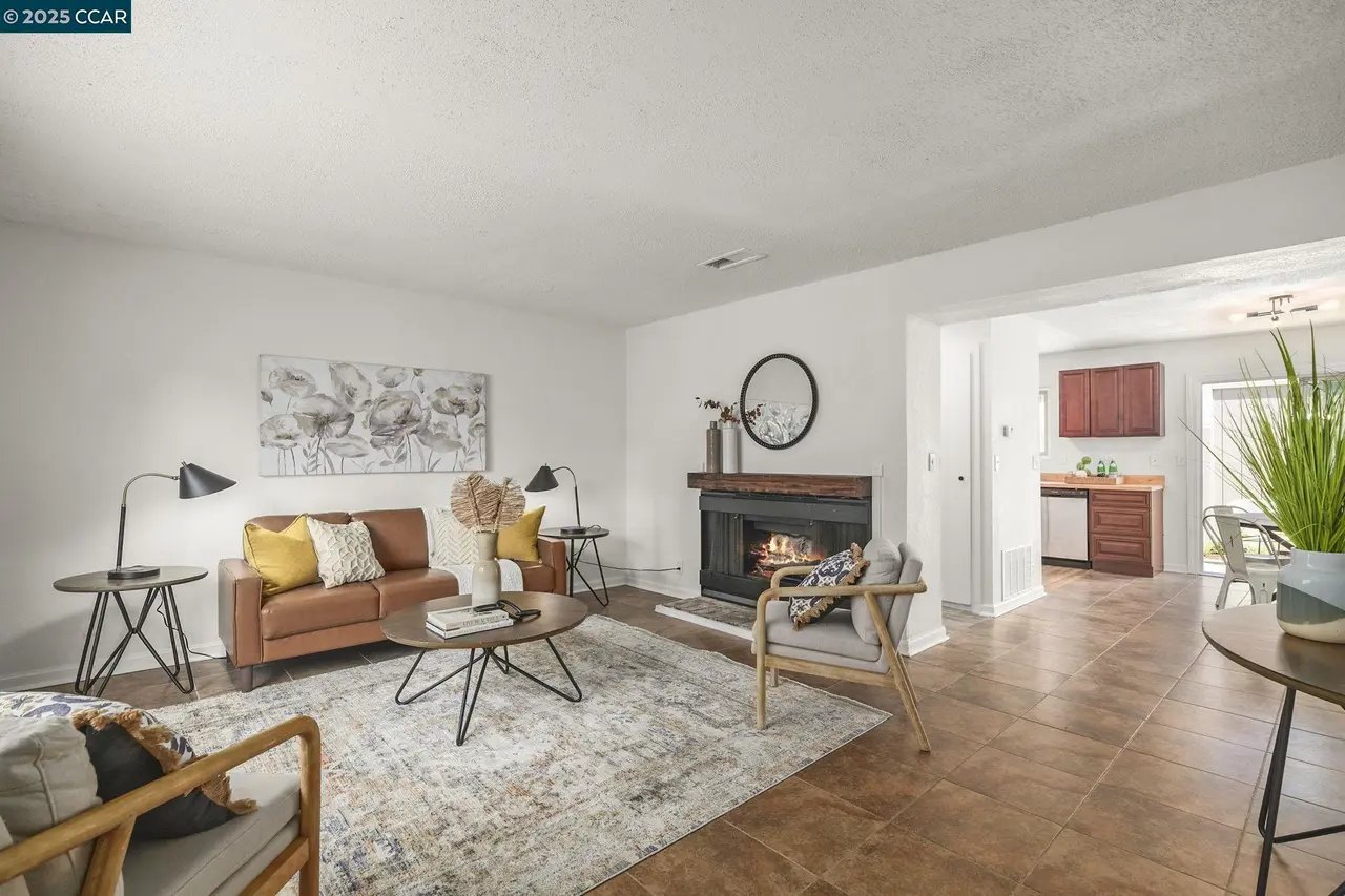 1243 Pine Creek Way Unit B