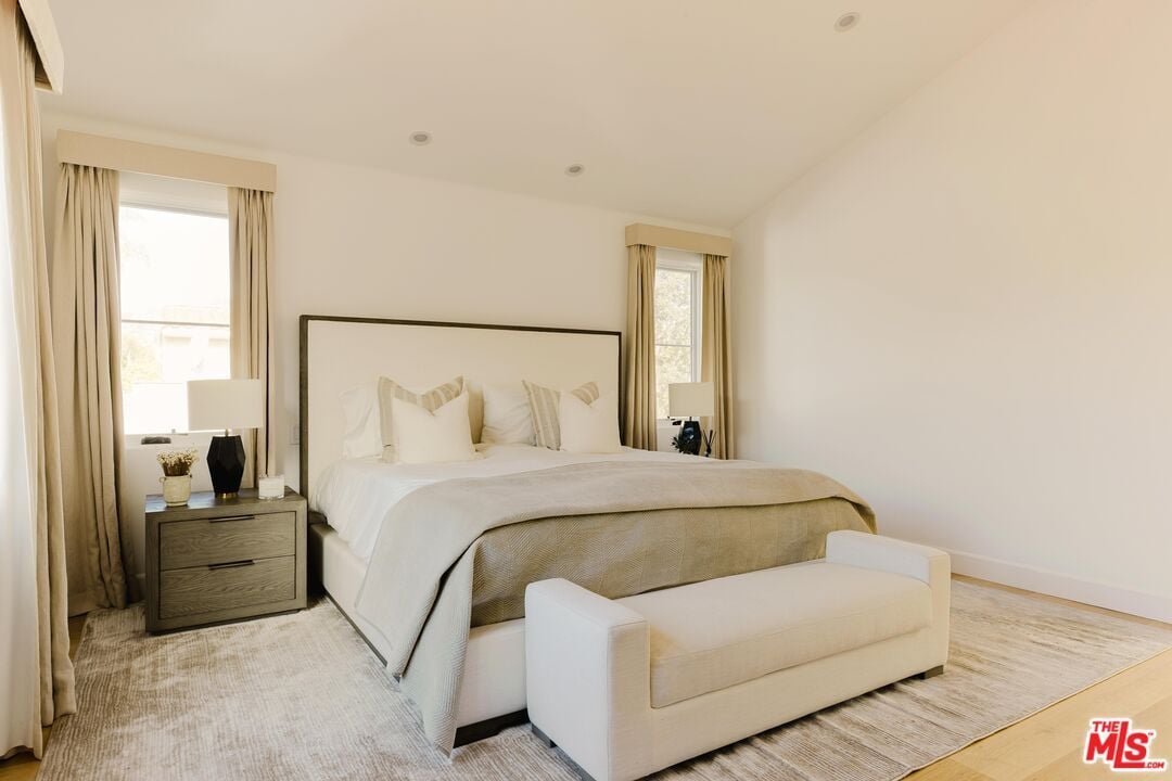 Solaris Pavilion, Westbourne Dr, 90048