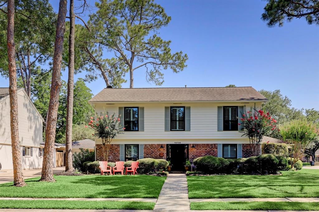 10735 Holly Springs Dr