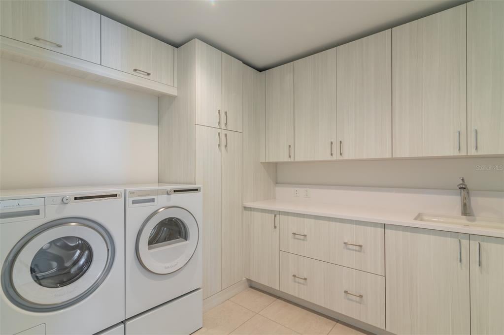 4750 Ocean Blvd, #202