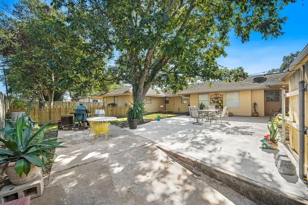 22 13th Ave N Texas City, Tx 77590