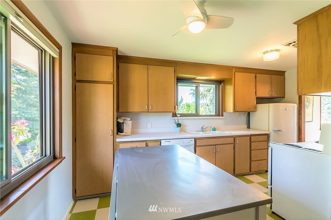 16753 Marine View Dr SW
