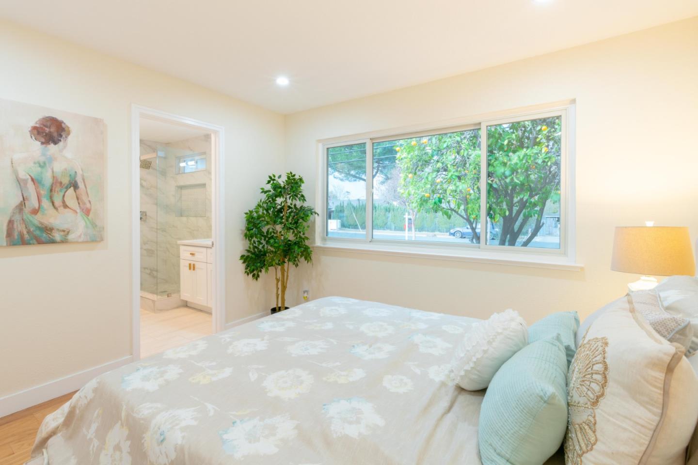 West Rincon Avenue, Campbell