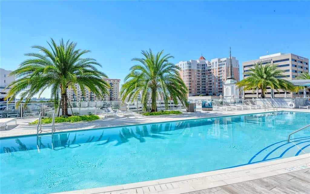 111 S Pineapple Ave #821