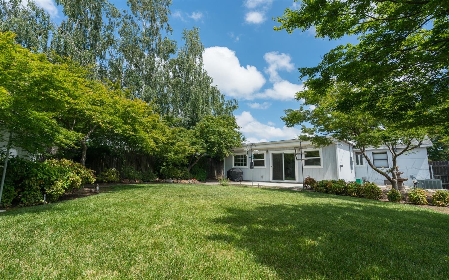 3916 Lusk Dr