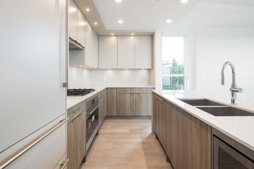 7638 Cambie St, #307