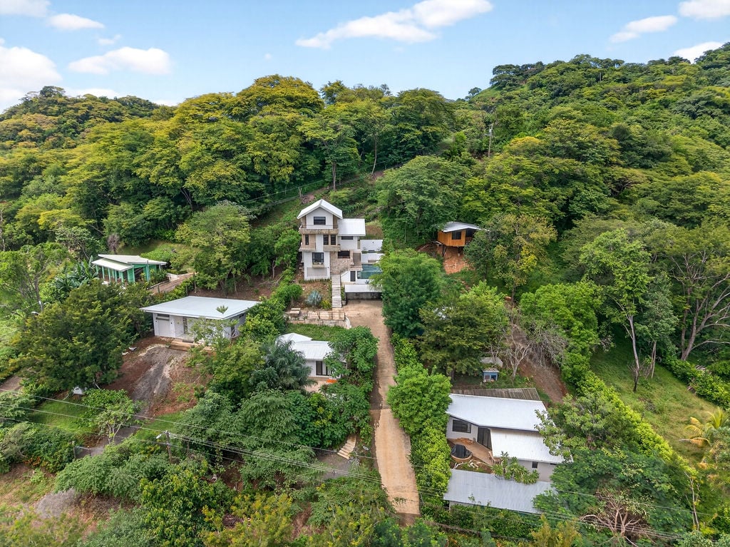 Casa Agave Azul | Contemporary 4-Bedroom Home with Detached Guest Casita in Playa Potrero