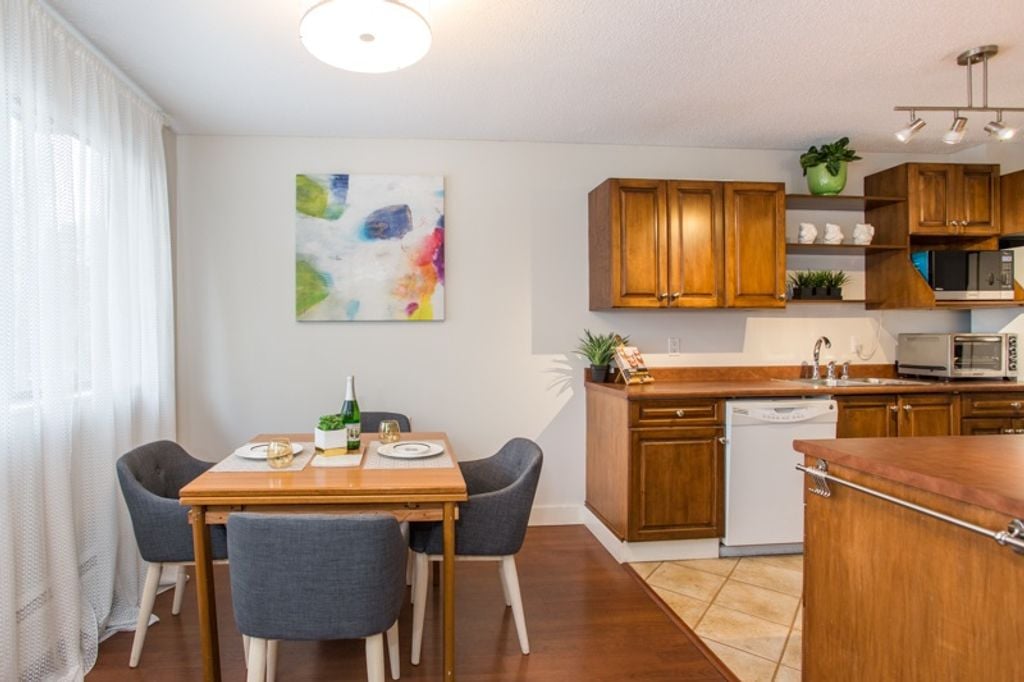 1610 Chesterfield Ave, #202