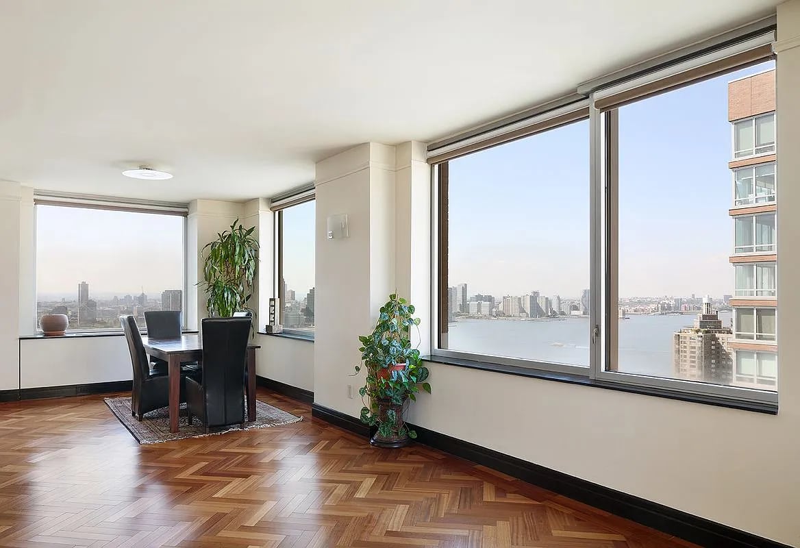 10 West St, #32C