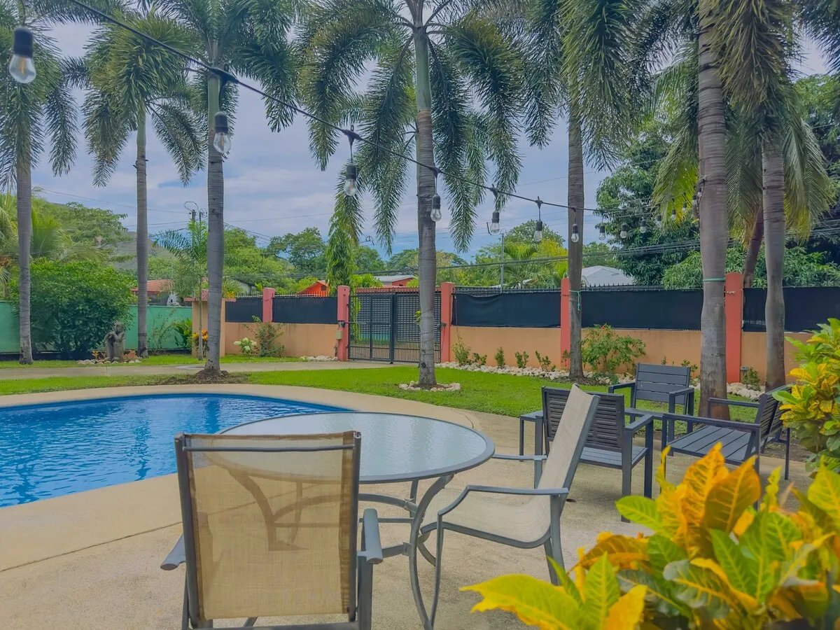Spacious Living Near Town and Beach