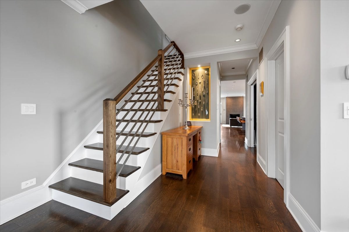 1821 N Larrabee Unit 2