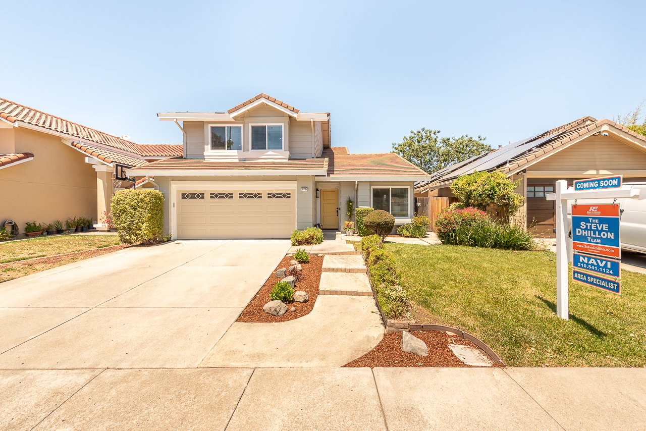 Newly Remodeled. 1 Bed/Bth down, Pioneer Elem!