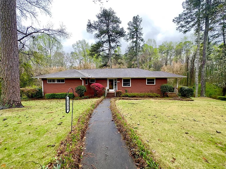 2324 Parkview Cir