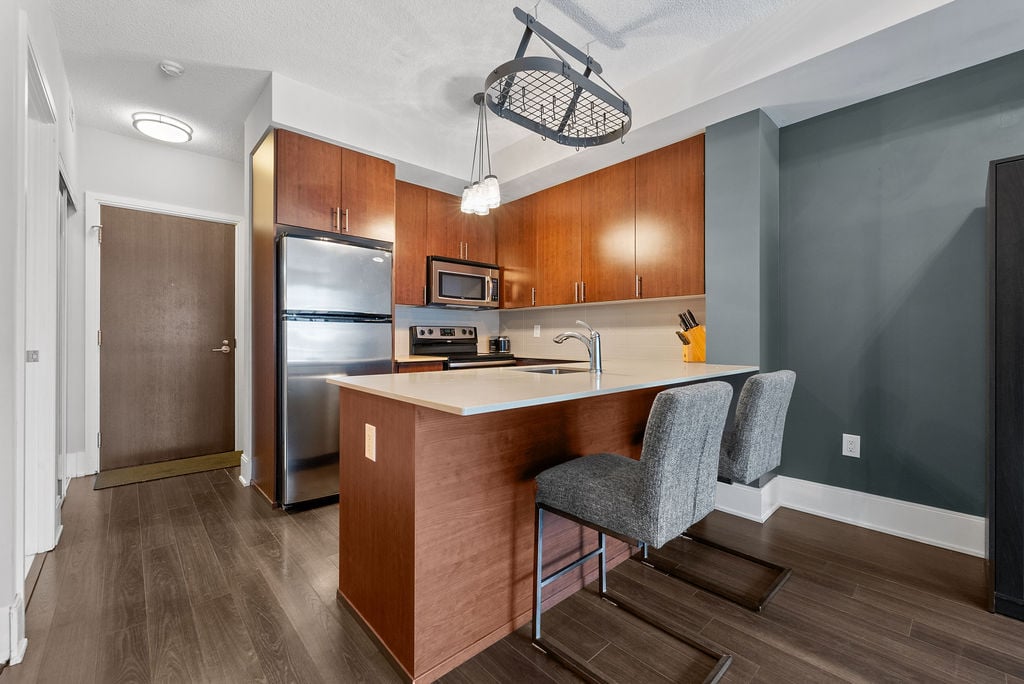 560 Front Street West, Suite 621