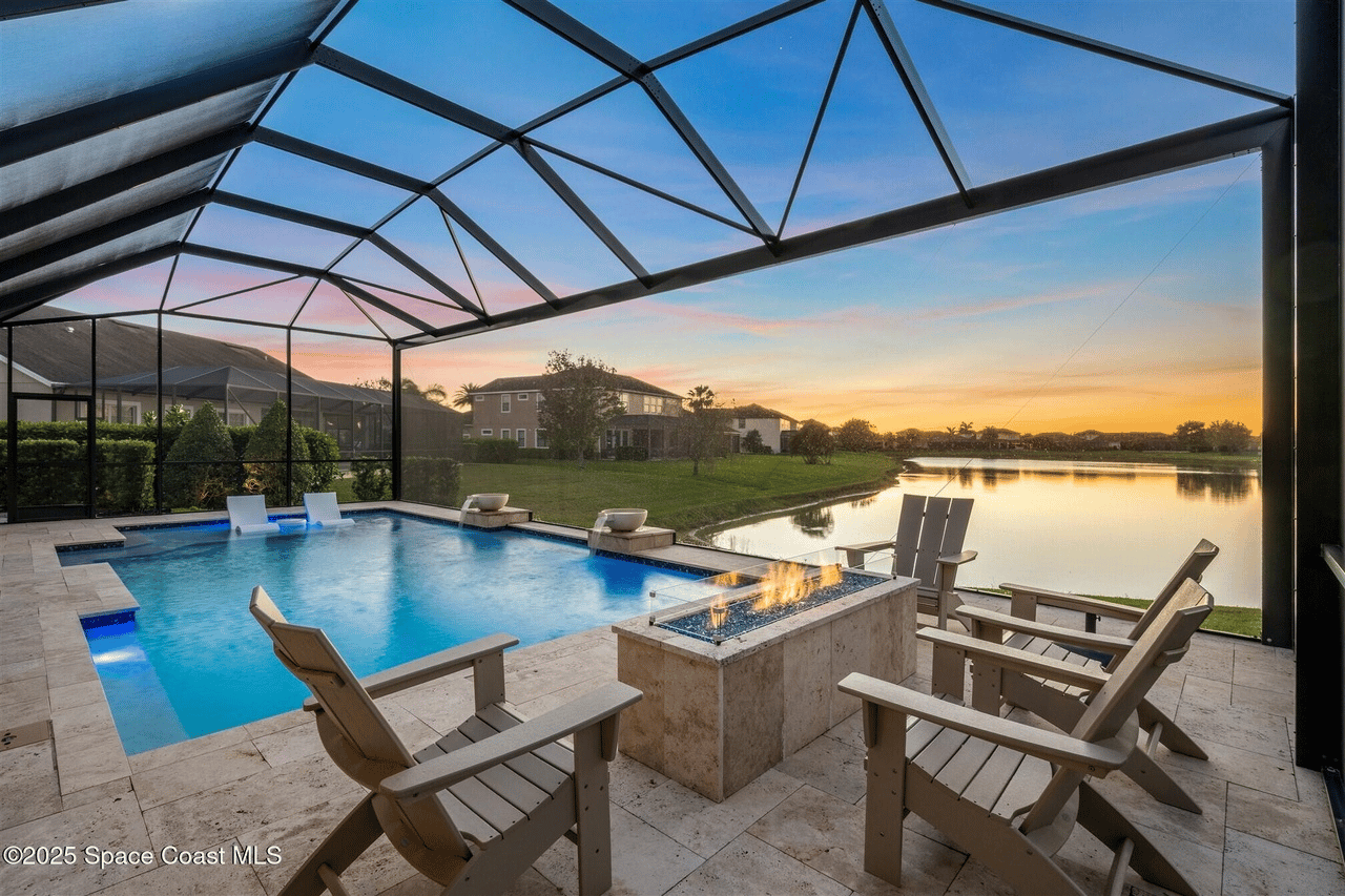 3077 Cortona Dr
