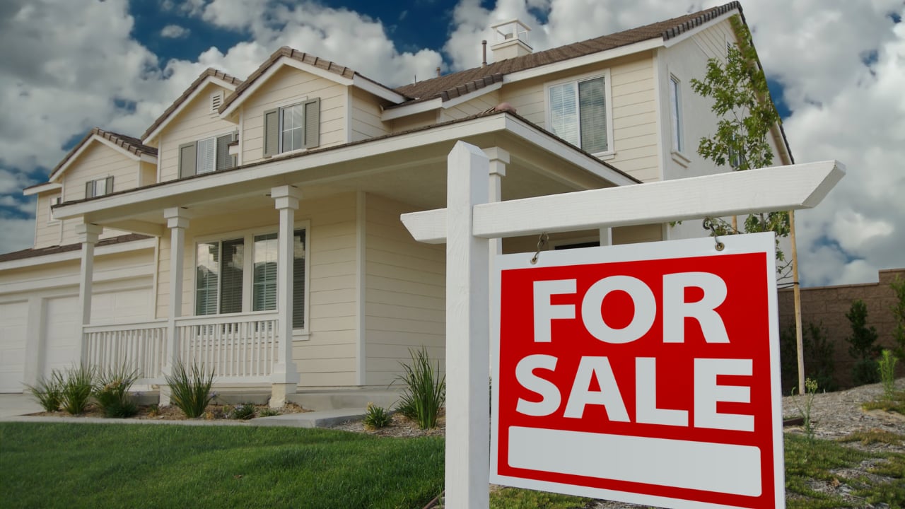 Single family home for sale in Downers Grove Illinois real estate market with The Tully Team at Platinum Partners Realtors
