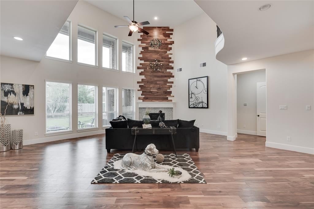 5122 Hawthorne Springs Ln