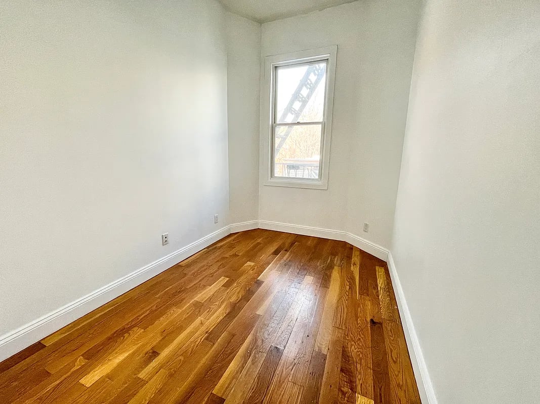 293 Wyckoff Avenue 2R